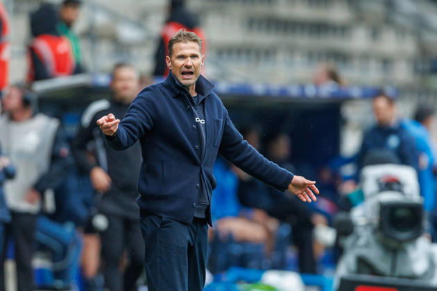 DSC Arminia Bielefeld coach Oliver Kirch gestures during the 2. Bundesliga match between VfL Bochum and Arminia Bielefeld, Ruhrstadion on October 11, 2026, in Bochum, Germany. Photo by Mario Hommes, DeFodi Images. Coach Oliver Kirch of DSC Arminia Bielefeld gestures during the 2nd Bundesliga match between VfL Bochum and Arminia Bielefeld at Vonovia Ruhrstadion on October 11, 2026 in Bochum, Germany. Photo by Mario Hommes, DeFodi Images. DFB and DFL regulations prohibit any use of photographs as image sequences and or quasi-video. Photo by Mario Hommes, DeFodi Images.