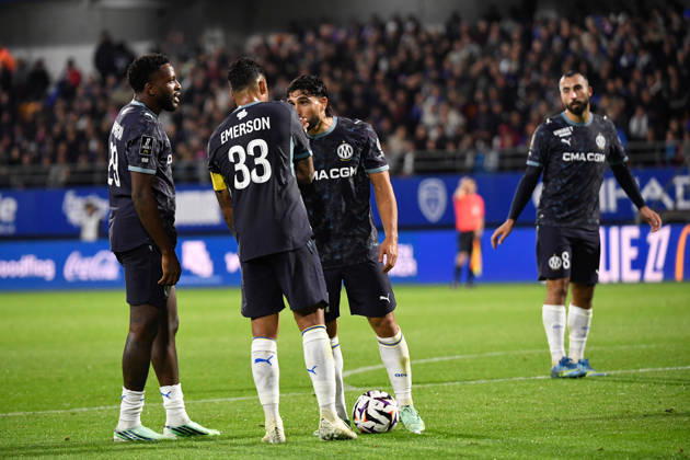 ESTAC Troyes v Olympique de Marseille - Ligue 1 McDonald s 2026 2027 Emerson PALMIERI of Olympique de Marseille , Neal MAUPAY of Olympique de Marseille and Faris MOUMBAGNA of Marseille , indirect free kick during Ligue 1 McDonald s match between Troyes and Marseille at Stade de l Aube on October 11, 2026 in Troyes, France. Troyes France  Copyright: xEwenxGavetx 776573381