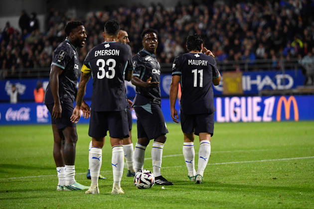ESTAC Troyes v Olympique de Marseille - Ligue 1 McDonald s 2026 2027 Emerson PALMIERI of Olympique de Marseille , Neal MAUPAY of Olympique de Marseille and Faris MOUMBAGNA of Marseille , indirect free kick during Ligue 1 McDonald s match between Troyes and Marseille at Stade de l Aube on October 11, 2026 in Troyes, France. Troyes France  Copyright: xEwenxGavetx 776573381
