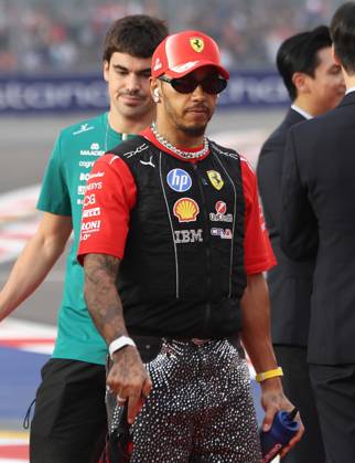 Formula 1 - Singapore Grand Prix SINGAPORE, REPUBLIC OF SINGAPORE, OCTOBER 11: Sir Lewis Hamilton racing driver for Ferrari from Great Britain during FIA Formula 1 Grand Prix of Singapore at Marina Bay Street Circuit, Singapore, Republic of Singapore on October 11. (Photo by Crystal Pix) Singapore Marina Bay Street Circuit Singapore Copyright: xCrystalxPix SportsxPressxPhotox Sportspressphoto_SPR252683