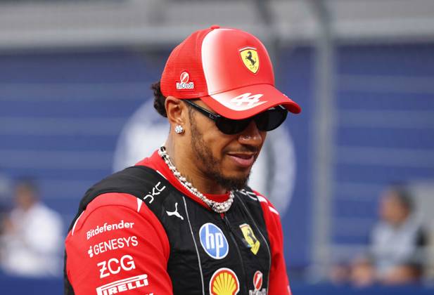 Formula 1 - Singapore Grand Prix SINGAPORE, REPUBLIC OF SINGAPORE, OCTOBER 11: Sir Lewis Hamilton racing driver for Ferrari from Great Britain during FIA Formula 1 Grand Prix of Singapore at Marina Bay Street Circuit, Singapore, Republic of Singapore on October 11. (Photo by Crystal Pix) Singapore Marina Bay Street Circuit Singapore Copyright: xCrystalxPix SportsxPressxPhotox Sportspressphoto_SPR252684