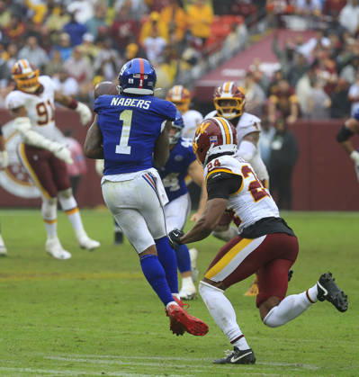 NFL, American Football Herren, USA 2026: Washington Commanders Vs New York Giants OCT 11 October 11, 2026: New York Giants WR 1 Malik Nabers catches a pass during the Washington Commanders game against the New York Giants at Northwest Stadium in Landover, MD. Justin Cooper CSM (Credit Image: Â Justin Cooper Cal Media) Landover Md United States of America EDITORIAL USE ONLY Copyright: xx ZUMA-20261011_zma_c04_102.jpg JustinxCooperx csmphotothree533569