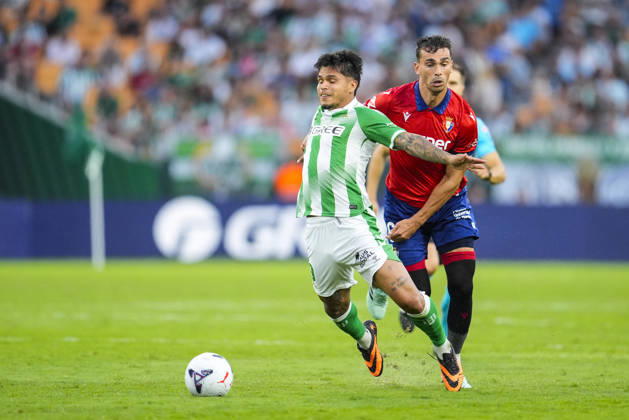 October 11, 2026, Sevilla, Sevilla, Spain: Lucas Torro of CA Osasuna and Cucho Hernandez of Real Betis Balompie in action during the Spanish league, LaLiga EA Sports, football match played between Real Betis and CA Osasuna at La Cartuja stadium on October 11, 2026, in Sevilla, Spain. Sevilla Spain - ZUMAa181 20261011_zaa_a181_282 Copyright: xJoaquinxCorcherox