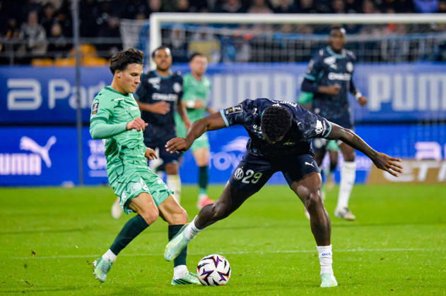 FOOTBALL : ESTAC Troyes vs Olympique de Marseille - Ligue 1 - Journà e 6 - 11 10 2026 Faris Moumbagna (OM) Hugo Picard (ESTAC Troyes) TroyesFrance Copyright: xBaptistexAutissierx