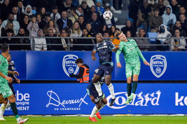 FOOTBALL : ESTAC Troyes vs Olympique de Marseille - Ligue 1 - Journà e 6 - 11 10 2026 Lucas Maronnier (ESTAC Troyes) Tochukwu Nnadi (OM) TroyesFrance Copyright: xBaptistexAutissierx