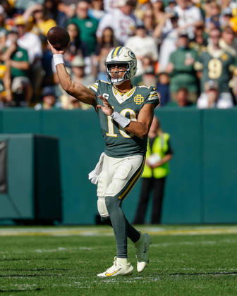 Oct 11, 2026; Green Bay, WI, USA; Green Bay Packers quarterback Jordan Love (10) passing the ball during NFL, American Football Herren, USA game action against the Chicago Bears at Lambeau Field. Mandatory Credit: -Cal Media NFL 2026: Bears Vs Packers OCT 11  - ZUMAc04_ 20261011_zma_c04_210 Copyright: xDarrenxLeex