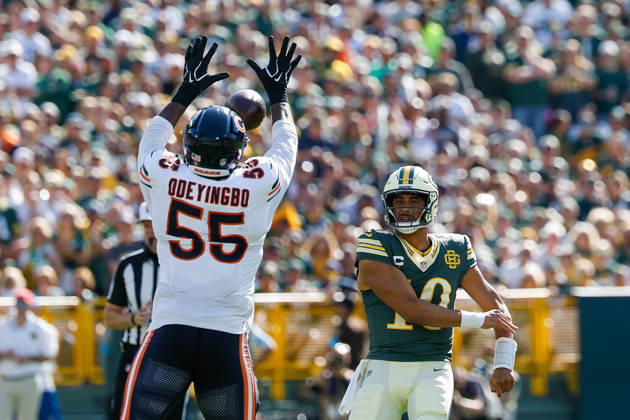 Oct 11, 2026; Green Bay, WI, USA; Green Bay Packers quarterback Jordan Love (10) passes the ball as Chicago Bears defensive end Dayo Odeyingbo (55) blocks it with his helmet during NFL, American Football Herren, USA game action at Lambeau Field. Mandatory Credit: -Cal Media NFL 2026: Bears Vs Packers OCT 11  - ZUMAc04_ 20261011_zma_c04_235 Copyright: xDarrenxLeex