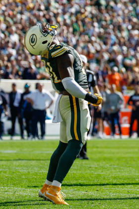 Oct 11, 2026; Green Bay, WI, USA; Green Bay Packers defensive end Dani Dennis-Sutton (51) celebrates during NFL, American Football Herren, USA game action against the Chicago Bears at Lambeau Field. Mandatory Credit: -Cal Media NFL 2026: Bears Vs Packers OCT 11  - ZUMAc04_ 20261011_zma_c04_272 Copyright: xDarrenxLeex