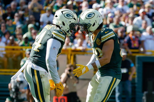 Oct 11, 2026; Green Bay, WI, USA; Green Bay Packers linebacker Zaire Franklin (44) celebrates with safety Evan Williams (33) during NFL, American Football Herren, USA game action against the Chicago Bears at Lambeau Field. Mandatory Credit: -Cal Media Green Bay USA - ZUMAc04_ 20261011_zma_c04_269 Copyright: xDarrenxLeex