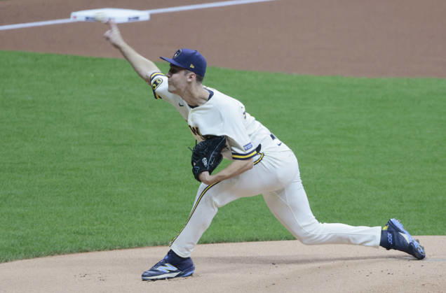 Milwaukee Brewers starting pitcher Jacob Misiorowski (32) throws against the Los Angeles Dodgers in the first inning of an MLB, Baseball Herren, USA National League Championship Series playoff game at American Family Field in Milwaukee, Wisconsin, on Sunday, October 11, 2026.  MIL20261011703 TANNENxMAURY