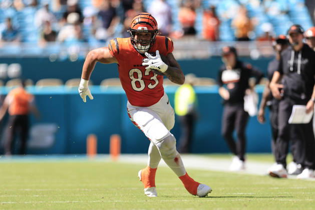 October 11, 2026, Miami Gardens, Florida, United States: Cincinnati Bengals tight end Erick All Jr. (83) makes a reception and runs with the ball during an NFL, American Football Herren, USA game against the Miami Dolphins on Sunday, October 11, 2026 at the Hard Rock Stadium. The Bengals beat the Dolphins 31-24. NFL 2026: Cincinnati Bengals 31 : 24 Miami Dolphins  - ZUMAh180 20261011_zsp_h180_063 Copyright: xKimxHukarix