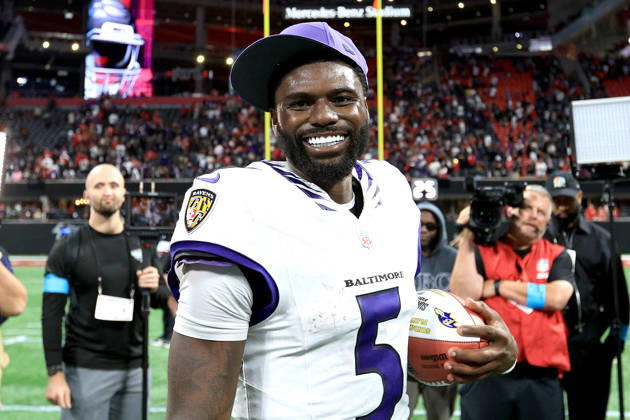 ATLANTA, GA - OCTOBER 11: Starting quarterback Tyler Huntley (5) of the Baltimore Ravens with a big smile after winning the Sunday evening NFL, American Football Herren, USA game between the Atlanta Falcons and the Baltimore Ravens on October 11, 2026 at the Mercedes-Benz Stadium in Atlanta, Georgia. (Photo by David J. Griffin Icon Sportswire) NFL: OCT 11 Ravens at Falcons EDITORIAL USE ONLY Icon9532610111313