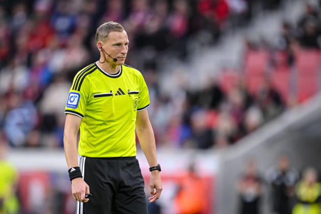 Referee Martin Petersen looks on during the Bundesliga match between Sport Club Freiburg and FC Schalke 04 at Europa-Park Stadium on October 11, 2026, in Freiburg im Breisgau, Germany Photo by Harry Langer DeFodi Images Referee Martin Petersen looks on during the Bundesliga match between Sport Club Freiburg and FC Schalke 04 at Europa Park Stadion on October 11, 2026, in Freiburg im Breisgau, Germany. Photo by Harry Langer, DeFodi Images. DFB and DFL regulations prohibit any use of photographs as image sequences and or quasi-video. Photo by Harry Langer, DeFodi Images. DFB and DFL regulations prohibit any use of photographs as imSEQUENCES AND OR QUASI-VIDEO