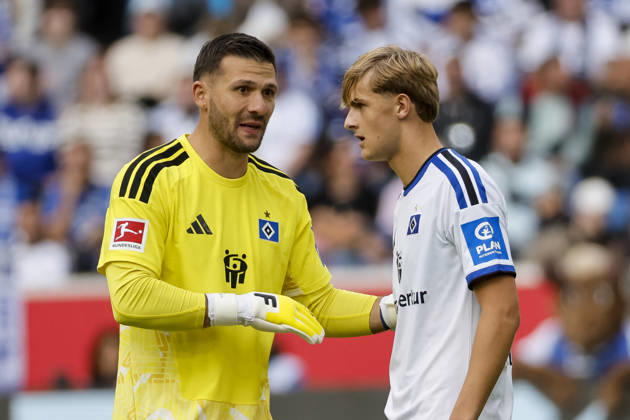 Daniel Heuer Fernandes, Hamburger SV, 01, and Louis Lemke, Hamburger SV, 37, in dialogue, in conversation, exchanging ideas, communicating, Germany, soccer, Bundesliga 1, Matchday 5, 2026–2027, TSG Hoffenheim vs. Hamburger SV, October 10, 2026, Sinsheim SNP Arena, Germany Copyright: xGrantxHubbsx
