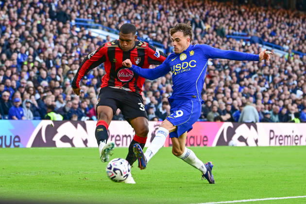 Chelsea v Bournemouth, Premier League Chelsea defender Pep Chavaria (29) tackles AFC Bournemouth forward Rayan (37) during the Premier League match between Chelsea and Bournemouth at Stamford Bridge, London, UK on 10 October 2026. London Stamford Bridge Greater London UK Editorial use only DataCo restrictions apply See www.football-dataco.com , Copyright: xDennisxGoodwinx PSI-24979-0082