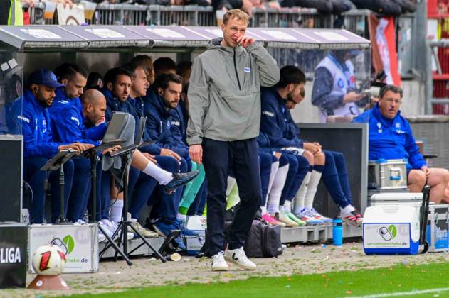 Maximilian Senft, Coach, KSC Germany, Hamburg, Millerntor Stadium, Soccer, 2. Bundesliga, FC St. Pauli, Karlsruher SC