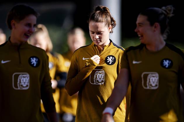 ZEIST - Veerle Buurman during a training session of the Dutch women s football team in preparation for the World Cup qualifying match against Hungary. ROBIN VAN LONKHUIJSEN ANP xVIxANPxSportx xxANPxIVx 572226638 originalFilename: 572226638