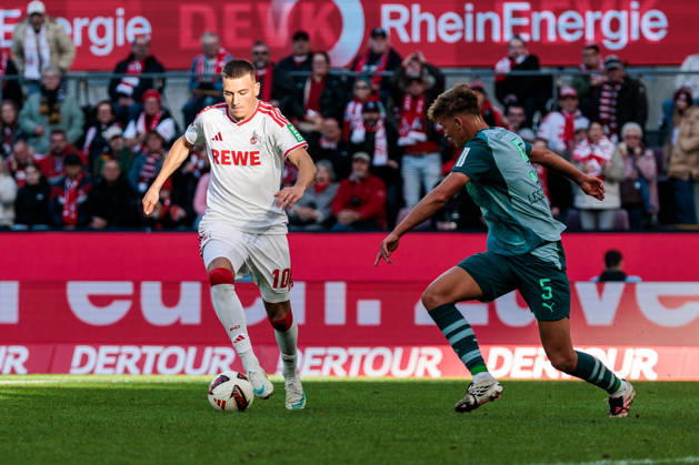 KOELN, GERMANY - OCTOBER 11: Said El Mala (1. FC Koeln, 10) controls the ball against Jan Leszczynski (Borussia Moenchengladbach, 5) during the Bundesliga match between 1. FC Koeln vs. Borussia Moenchengladbach at Rheinenergie-Stadion on matchday 5 of the 1. Bundesliga on October 11, 2026 in Koeln, Germany. DFL REGULATIONS PROHIBIT ANY USE OF PHOTOGRAPHS AS IMAGE SEQUENCES AND OR QUASI-VIDEO. North Rhine Westphalia Germany Copyright: xSteffiexWunderlx