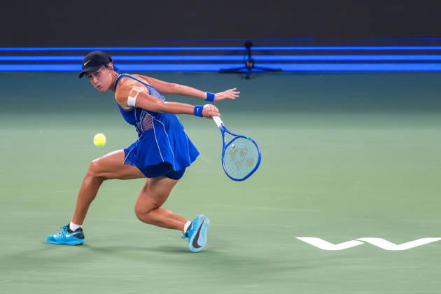 (261012) -- WUHAN, Oct. 12, 2026 -- Wang Xiyu hits a return during the women s sinlges round of 64 match between Wang Xiyu of China and Wang Xinyu of China of the 2026 Wuhan Open tennis tournament in Wuhan, capital of central China s Hubei Province, Oct. 12, 2026. ) (SP)CHINA-WUHAN-TENNIS-WUHAN OPEN-WOMEN S SINGLES-ROUND OF 64 (CN) DuxZixuan 