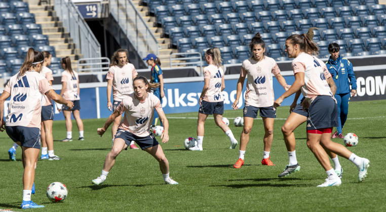 October 12, 2026, Chester, Pennsylvania, United States: SpainÃ¢â‚¬â ¢s national team, Nationalteam ¢â‚¬â ¢s players in action during training before SpainÃ¢â‚¬â ¢s match against the US WomenÃ¢â‚¬â ¢s national team at Subaru Park in Chester PA Chester United States - ZUMArf1_ 20261012_zaf_rf1_027 Copyright: xRickyxFitchettx