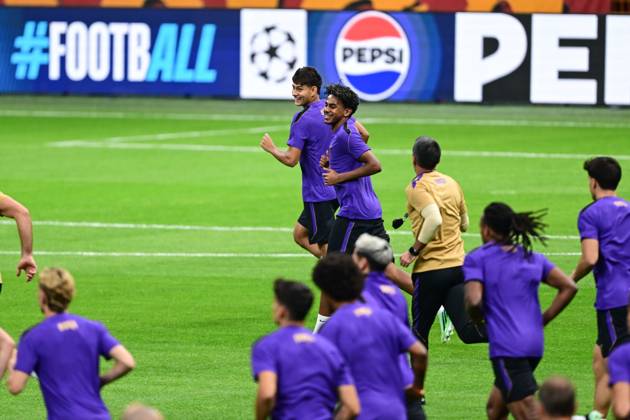 Barcelona complete preparations for Champions League clash with Galatasaray in Istanbul ISTANBUL, TURKIYE - OCTOBER 12: Barcelona players take part in a training session at RAMS Park as they complete preparations for their UEFA Champions League Week 2 match against Galatasaray, on October 12, 2026 in Istanbul, Turkiye. The session was led by head coach Hansi Flick, with the opening 15 minutes made available to members of the media ahead of the match. Cem Tekkesinoglu Anadolu Istanbul Turkey. Editorial use only. Please get in touch for any other usage.  Copyright: x2026xAnadoluxCemxTekkesinoglux