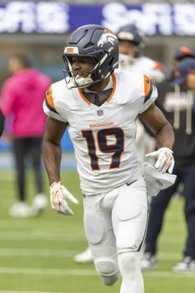 October 11, 2026, Inglewood, California, USA: Denver Broncos Wide Receiver Marvin Mims Jr. (19) warms up before an NFL, American Football Herren, USA football game against Los Angeles Chargers, in Inglewood, Calif. on Sunday Oct. 11, 2026. Inglewood USA - ZUMAc68_ 20261011_zaf_c68_038 Copyright: xRingoxChiux