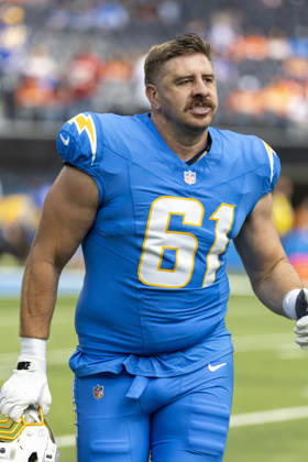 October 11, 2026, Inglewood, California, USA: Los Angeles Chargers defensive lineman Jahmeer Carter (61) warms up before an NFL, American Football Herren, USA football game against Denver Broncos, in Inglewood, Calif. on Sunday Oct. 11, 2026. NHL, Eishockey Herren, USA 2026: LA Chargers Vs Denver Broncos  - ZUMAc68_ 20261011_zaf_c68_077 Copyright: xRingoxChiux