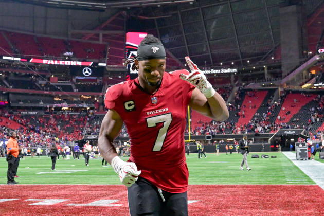 ATLANTA, GA - OCTOBER 11: Atlanta running back Bijan Robinson (7) reacts following the conclusion of the NFL, American Football Herren, USA game between the Baltimore Ravens and the Atlanta Falcons on October 11th, 2026 at Mercedes-Benz Stadium in Atlanta, GA. (Photo by Rich von Biberstein Icon Sportswire) NFL: OCT 11 Ravens at Falcons EDITORIAL USE ONLY Icon261011053
