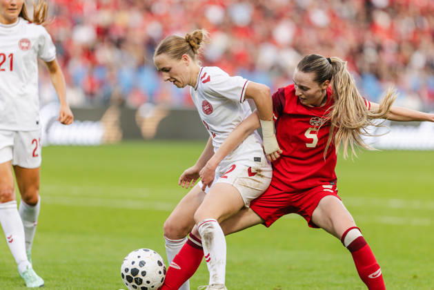 Gabrielle Carle of Canada challenges Sara Thrige of Denmark during the Women’s International Friendly, Länderspiel, Nationalmannschaft match between Canada and Denmark on October 12th, 2026 in BMO Field, Toronto, Ontario, Canada Copyright: xCurtisxWongx xSPPx Sportspressphoto_SPR254041