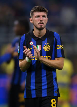 FC Internazionale v Parma Calcio 1913 - Serie A - Season 2026-2027 Milan, Italy, 10th October 2026. Petar Sucic of FC Internazionale applauds the fans following the final whistle of the FC Internazionale vs Parma Calcio 1913 Serie A match at Giuseppe Meazza, Milan. Picture credit should read: Jonathan Moscrop Milan Stadio Giuseppe Meazza Italy