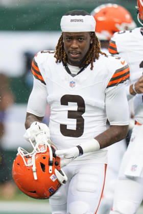 Oct 11, 2026; East Rutherford, NJ, USA; Cleveland Browns wide receiver Jerry Jeudy (3) looks on prior to an NFL, American Football Herren, USA game against the New York Jets at MetLife Stadium. Mandatory Credit: -Cal Media East Rutherford USA - ZUMAc04_ 20261011_zma_c04_358 Copyright: xChrisxSzagolax