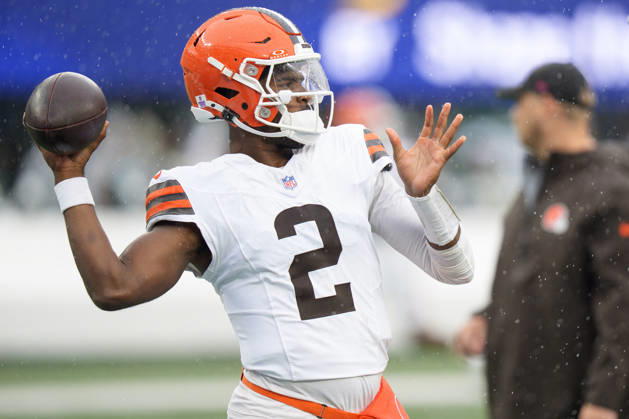 Oct 11, 2026; East Rutherford, NJ, USA; Cleveland Browns quarterback Shedeur Sanders (2) warms up prior to an NFL, American Football Herren, USA game against the New York Jets at MetLife Stadium. Mandatory Credit: -Cal Media East Rutherford USA - ZUMAc04_ 20261011_zma_c04_360 Copyright: xChrisxSzagolax