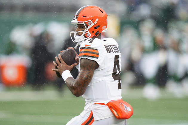 Oct 11, 2026; East Rutherford, NJ, USA; Cleveland Browns quarterback Deshaun Watson (4) warms up prior to an NFL, American Football Herren, USA game against the New York Jets at MetLife Stadium. Mandatory Credit: -Cal Media East Rutherford USA - ZUMAc04_ 20261011_zma_c04_363 Copyright: xChrisxSzagolax