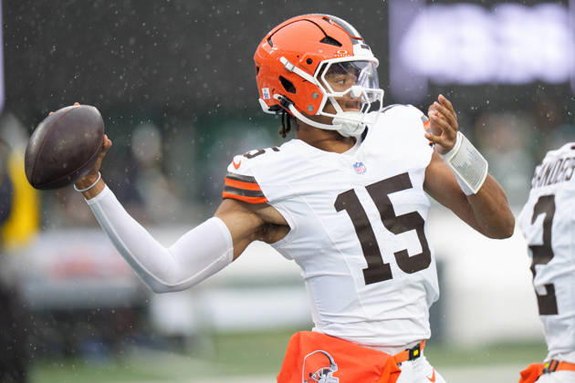 Oct 11, 2026; East Rutherford, NJ, USA; Cleveland Browns quarterback Taylen Green (15) warms up prior to an NFL, American Football Herren, USA game against the New York Jets at MetLife Stadium. Mandatory Credit: -Cal Media East Rutherford USA - ZUMAc04_ 20261011_zma_c04_365 Copyright: xChrisxSzagolax