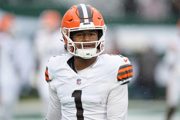 Oct 11, 2026; East Rutherford, NJ, USA; Cleveland Browns wide receiver KC Concepcion Jr. (1) looks on prior to an NFL, American Football Herren, USA game against the New York Jets at MetLife Stadium. Mandatory Credit: -Cal Media East Rutherford USA - ZUMAc04_ 20261011_zma_c04_366 Copyright: xChrisxSzagolax