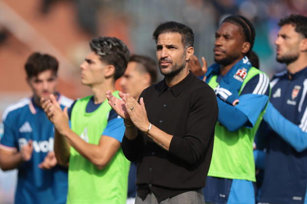 Como 1907 v AS Roma - Serie A - Season 2026-2027 Como, Italy, 11th October 2026. Cesc Fabregas Head coach of Como 1907 applauds the fans along wit his players following the 0-0 draw in the Como 1907 vs AS Roma Serie A match at Stadio Giuseppe Sinigaglia, Como. Picture credit should read: Jonathan Moscrop Como Stadio Giuseppe Sinigaglia Italy