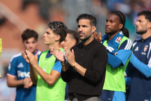 Como 1907 v AS Roma - Serie A - Season 2026-2027 Como, Italy, 11th October 2026. Cesc Fabregas Head coach of Como 1907 applauds the fans along wit his players following the 0-0 draw in the Como 1907 vs AS Roma Serie A match at Stadio Giuseppe Sinigaglia, Como. Picture credit should read: Jonathan Moscrop Como Stadio Giuseppe Sinigaglia Italy