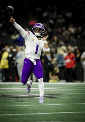 NEW ORLEANS, LA - OCTOBER 11: Kyler Murray 1 of the Minnesota Vikings warms up before a game against the New Orleans Saints at Caesars Superdome on October 11, 2026, in New Orleans, Louisiana. (Photo by Derick Hingle Icon Sportswire) NFL, American Football Herren, USA OCT 11 Vikings at Saints EDITORIAL USE ONLY Icon126261011066