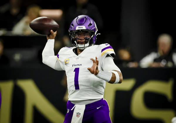 NEW ORLEANS, LA - OCTOBER 11: Kyler Murray 1 of the Minnesota Vikings throws a pass against the New Orleans Saints during the first half of a game at Caesars Superdome on October 11, 2026, in New Orleans, Louisiana. (Photo by Derick Hingle Icon Sportswire) NFL, American Football Herren, USA OCT 11 Vikings at Saints EDITORIAL USE ONLY Icon126261011093