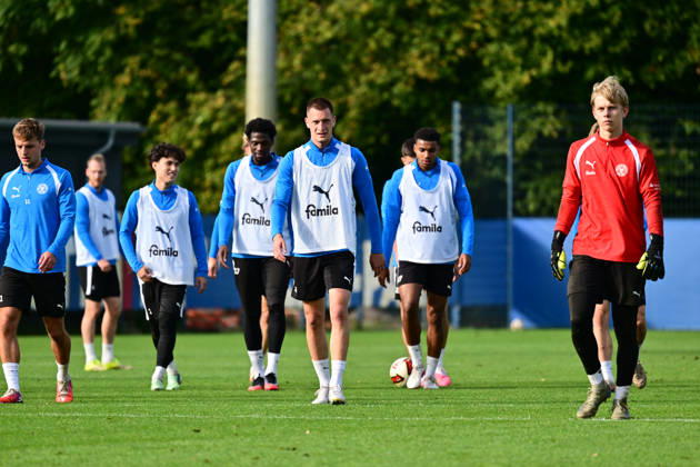 October 13, 2026, Soccer, Men s, 2nd Division Bundesliga, 2026–2027 Season, Holstein Kiel Practice, KSV Ivan Nekic leads the way in Kiel, near Holstein Stadium Projensdorf, Training Center, Northern Schleswig-Holstein, Germany
