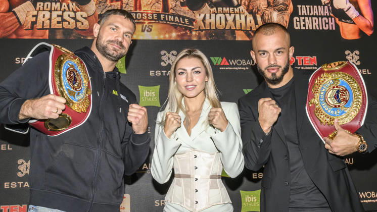 Pictured, from left: Roman Fress, boxer and model Tatjana Genrich (atomweight), Armend Xhoxhaj, GER, Magdeburg, SES, First press conference ahead of the SES Boxing Gala on Saturday, November 14, 2026, Magdeburg Exhibition Center, October 13, 2026, Copyright: HMBxMedia UwexKoch