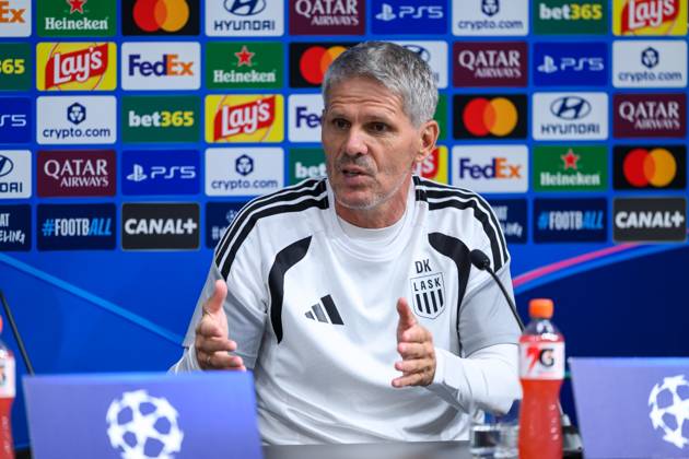 SOCCER - UEFA CL, LASK vs Liverpool LINZ,AUSTRIA,13.OCT.26 - SOCCER - UEFA Champions League, Linzer ASK vs Liverpool FC, preview, press conference, PK, Pressekonferenz LASK. Image shows head coach Dietmar Kuehbauer (LASK).  GEPAxpictures xChristianxMoser