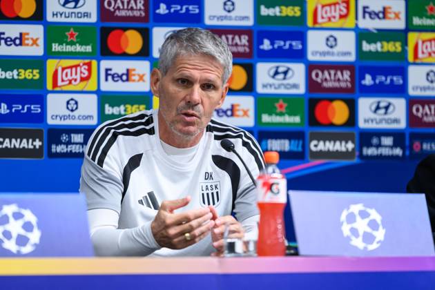 SOCCER - UEFA CL, LASK vs Liverpool LINZ,AUSTRIA,13.OCT.26 - SOCCER - UEFA Champions League, Linzer ASK vs Liverpool FC, preview, press conference, PK, Pressekonferenz LASK. Image shows head coach Dietmar Kuehbauer (LASK).  GEPAxpictures xChristianxMoser