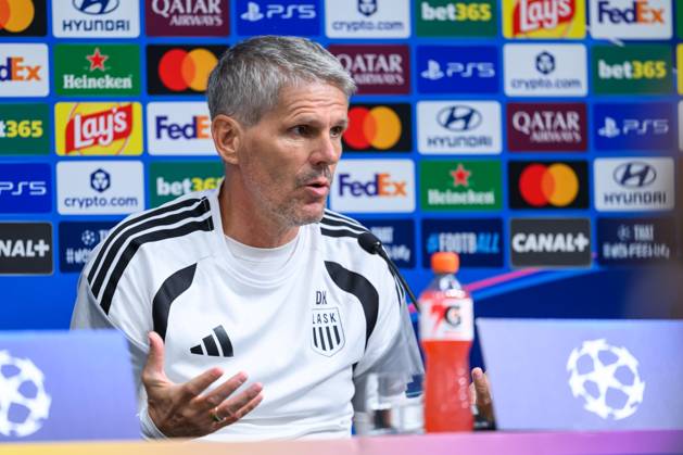 SOCCER - UEFA CL, LASK vs Liverpool LINZ,AUSTRIA,13.OCT.26 - SOCCER - UEFA Champions League, Linzer ASK vs Liverpool FC, preview, press conference, PK, Pressekonferenz LASK. Image shows head coach Dietmar Kuehbauer (LASK).  GEPAxpictures xChristianxMoser