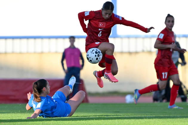 DOMZALE, SLOVENIA - OCTOBER 13: Selen Altunkulak of Turkey (R) in action against Nina Kajzba of Slovenia (L) during the UEFA Women’s European Qualifiers for 2027 World Cup Play-offs Round 1, 2nd leg match between Slovenia and Turkey at Sports Park Domzale, Domzale on October 13, 2026 in Domzale, Slovenia. (Photo by Igor Kupljenik Sports Press Photo). Copyright: xIgorxKupljenikx xSPPx Sportspressphoto_SPR254234