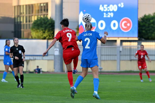 DOMZALE, SLOVENIA - OCTOBER 13: Lana Golob of Slovenia (R) in action against Kader Hancar of Turkey (L) during the UEFA Women’s European Qualifiers for 2027 World Cup Play-offs Round 1, 2nd leg match between Slovenia and Turkey at Sports Park Domzale, Domzale on October 13, 2026 in Domzale, Slovenia. (Photo by Igor Kupljenik Sports Press Photo). Copyright: xIgorxKupljenikx xSPPx Sportspressphoto_SPR254243