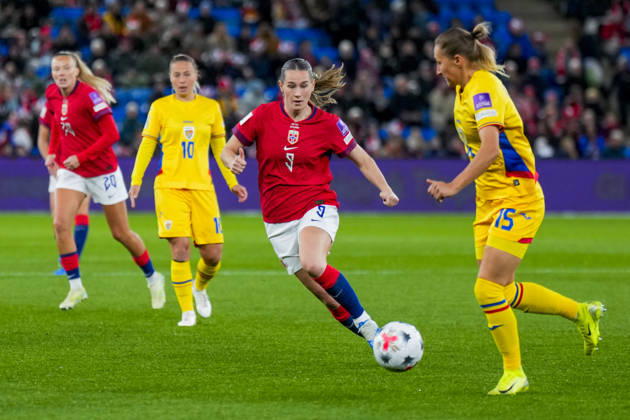 Soccer, World Cup Qualifiers, Women s Norway Romania Oslo 20261013 Norway s Elisabeth Terland and Romania s Brigitta Godár in the World Cup qualifying soccer match between Norway and Romania at Ullevaal Stadium on Tuesday. Photo: Heiko Junge, NTB, Oslo, Norway. EDITORIAL USE ONLY. RESTRICTED USE FOR BETTING COMPANIES  Copyright: xHeikoxJungex xNTBx