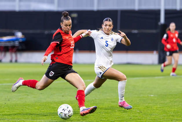 SOCCER - FIFA World Cup, WM, Weltmeisterschaft, Fussball 2027, quali, AUT vs KOS VIENNA,AUSTRIA,13.OCT.26 - SOCCER - FIFA Women s World Cup 2027, european qualifiers, OEFB international match, Länderspiel, Nationalmannschaft Austria vs Kosovo. Image shows Nicole Billa (AUT) and Blerta Smaili (KOS). GEPAxpictures xArminxRauthner