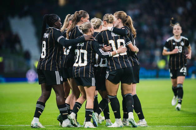 International Match: Germany vs. Japan, October 13, 2026—GOAL, CELEBRATION after Linda Dallmann scores the 1-1 equalizer for Germany, 16 Soccer, Women’s National Team, International Match: Germany vs. Japan on October 13, 2026, at the Weserstadion, Bremen. DFB regulations prohibit any use of photographs as image sequences and or quasi-video. Copyright: xBEAUTIFULxSPORTS Tonhäuserx