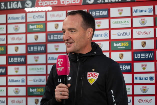 October 13, 2026, xjyhynx, Soccer 3rd Division, VfB Stuttgart U23 vs. TSG Hoffenheim II, from left: Nico Willig, coach of VfB Stuttgart II, during a pre-game interview in Aspach